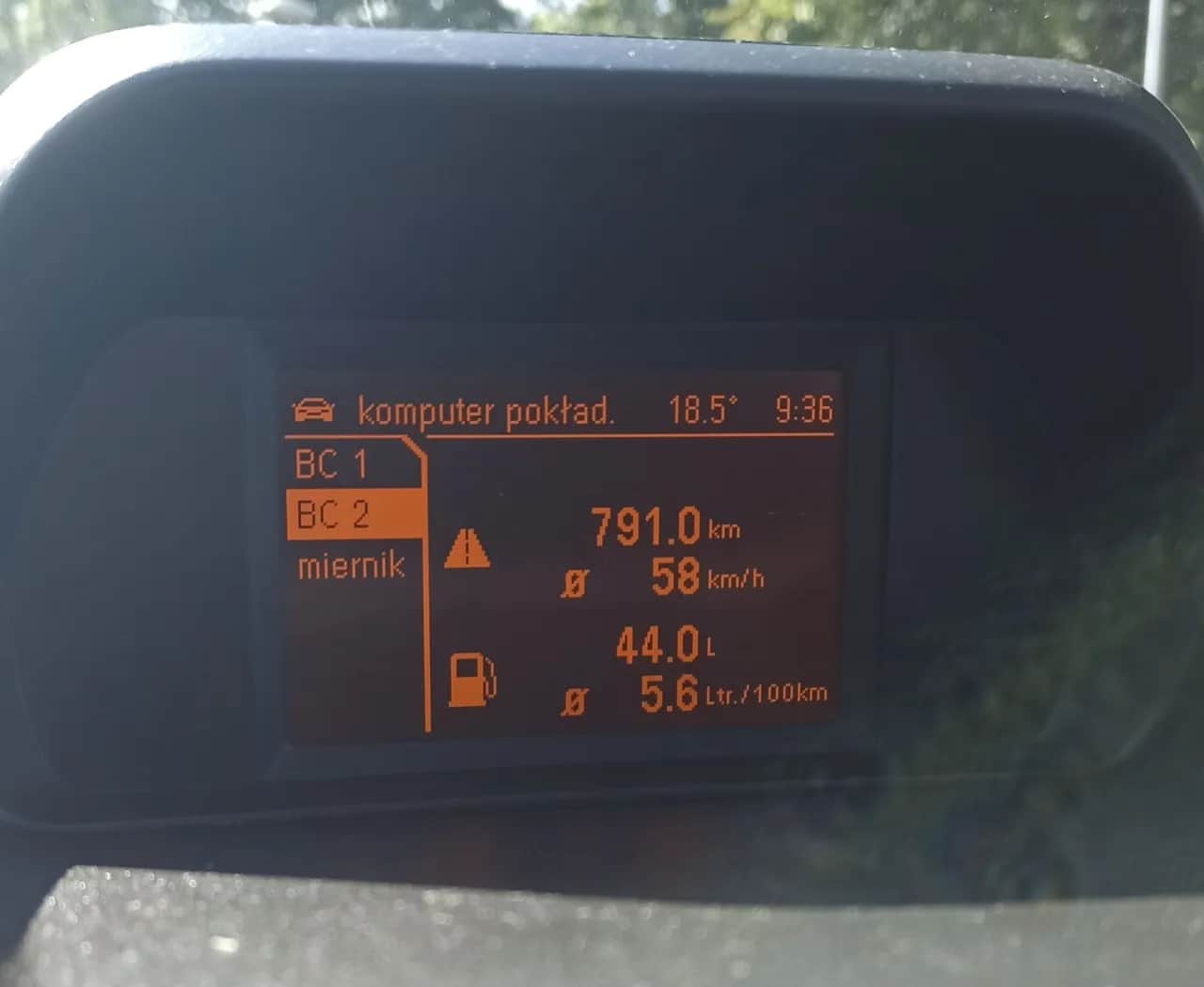 Opel Meriva 1.4: Ile paliwa w baku? Zasięg i triki na oszczędność