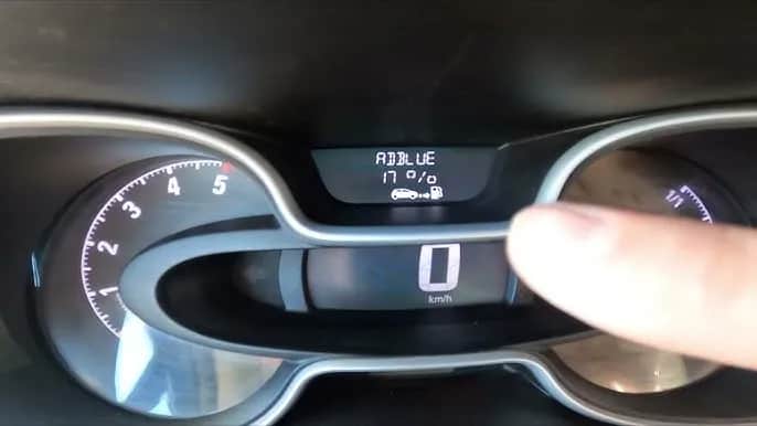 Pojemność baku Opel Vivaro: A, B, C, elektryk. Zasięg i AdBlue