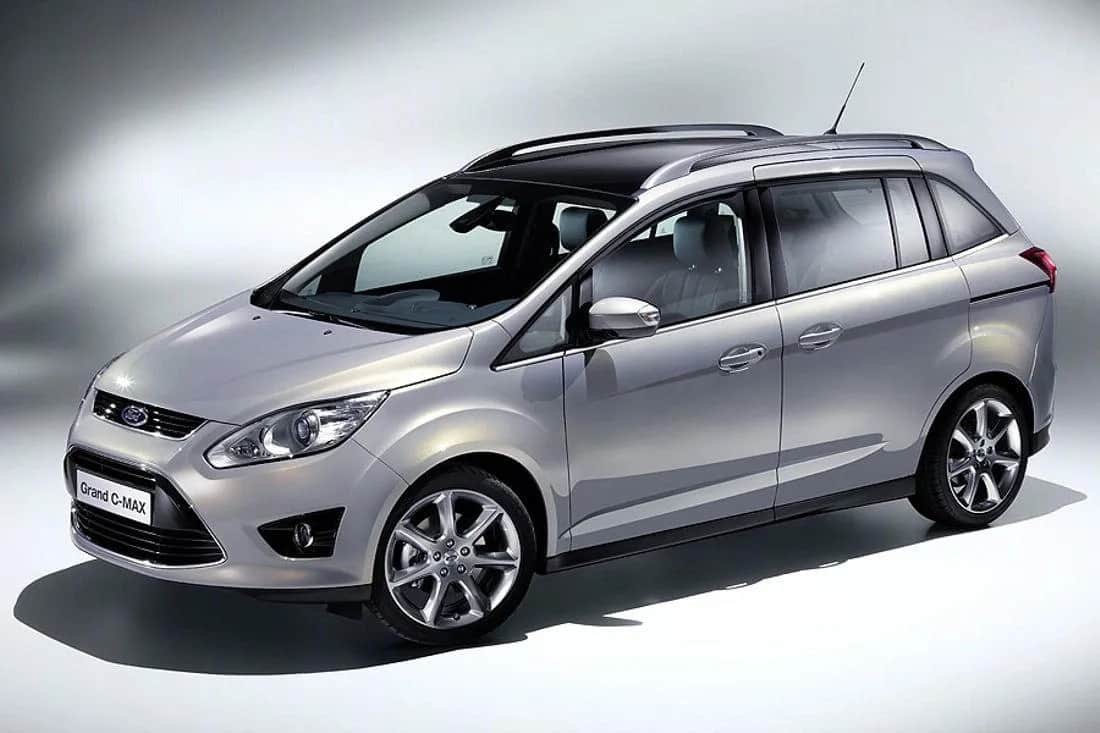 Pojemność baku Ford C-Max: Ile litrów? Zasięg i rezerwa paliwa