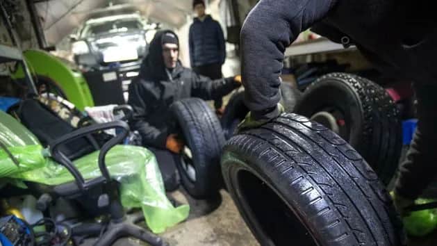 Kiedy zmieniać opony na letnie? Zasada 7°C, prawo i bezpieczeństwo